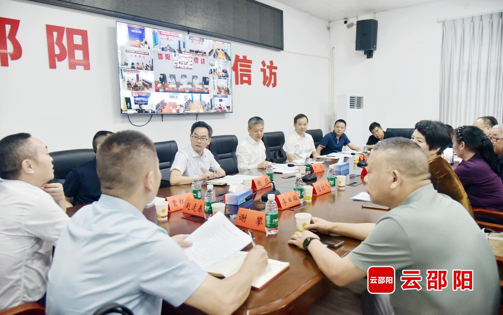 严华在市委群众来访接待中心接待来访群众：以优良作风解决急难愁盼 切实维护好群众合法权益