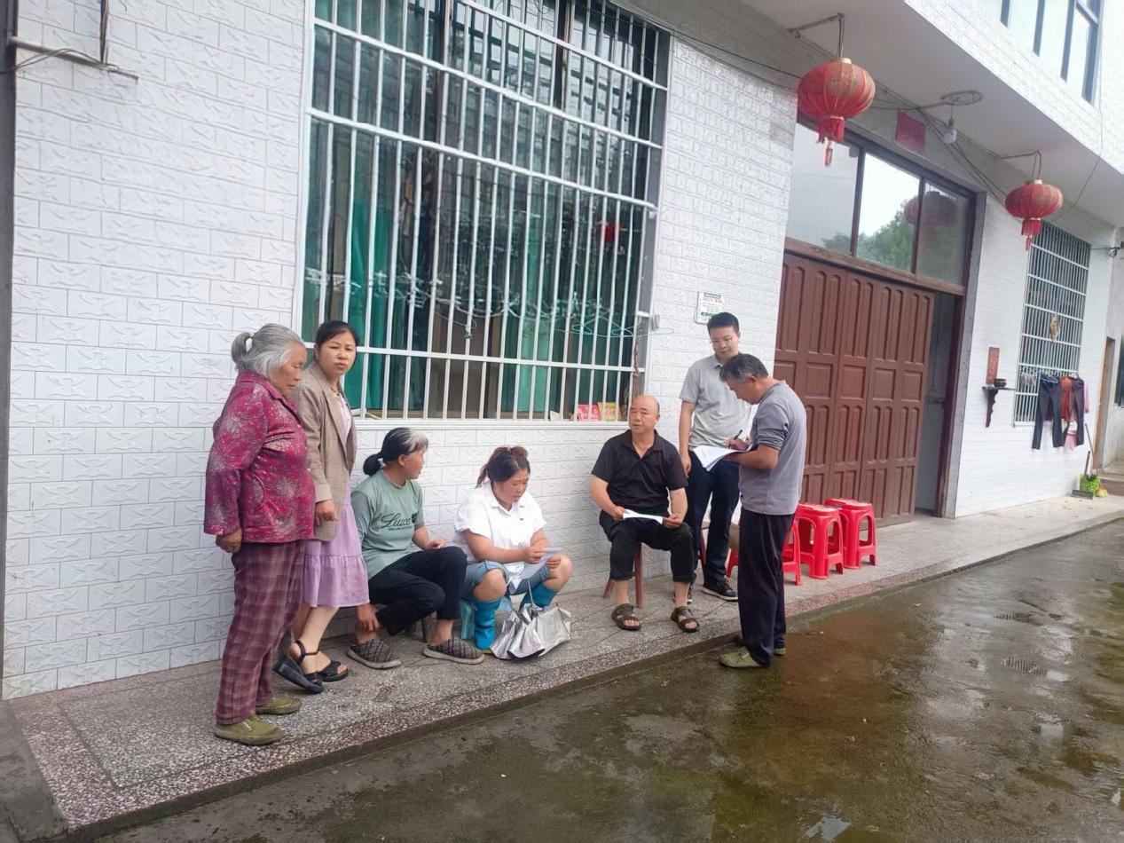 新宁县黄金瑶族乡：防溺水知识入户 织密安全防护网