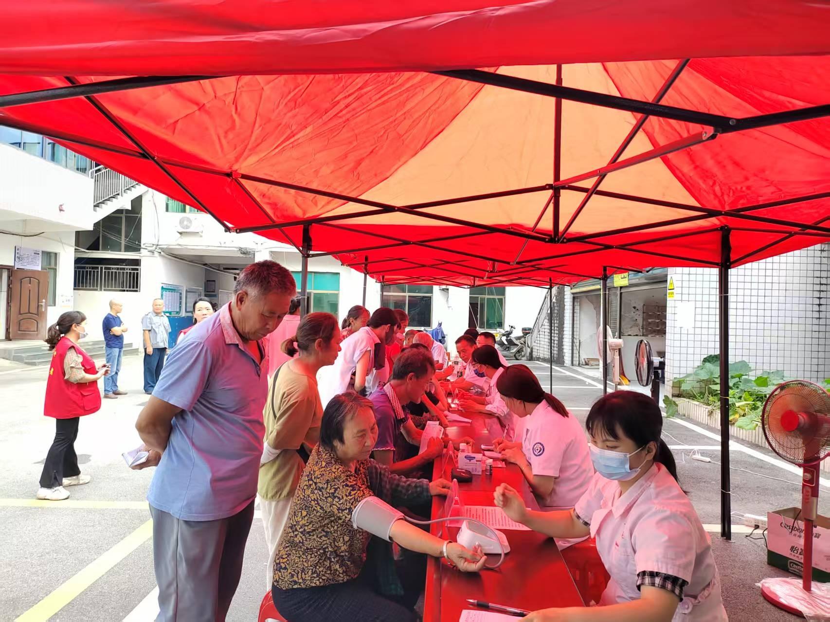 洞口县竹市镇：党建引领医疗 义诊暖民心