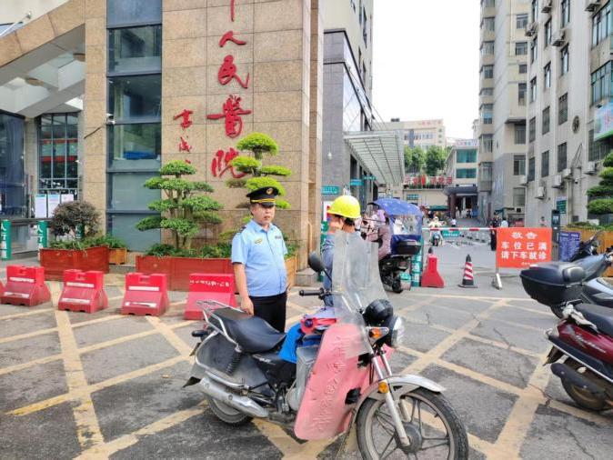 武冈交通执法：多措并举“打非治违”