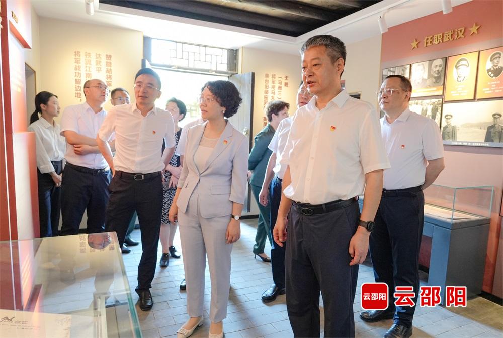 邵阳市委常委会会议组成人员开展“七一”活动