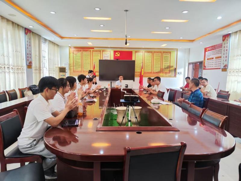 洞口四中召开北京师范大学社会实践团欢迎会