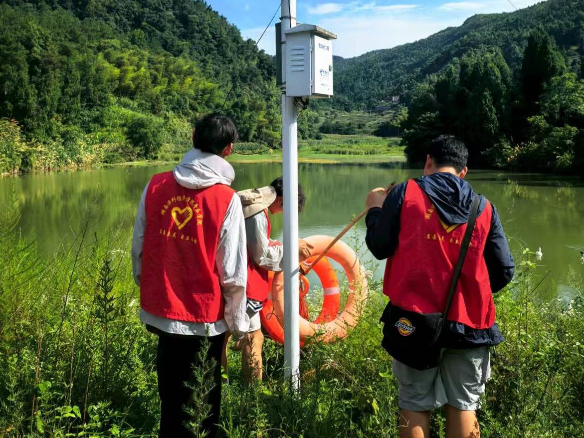 武冈市马坪乡携手湖南涉外经济学院音乐学院学子筑牢防溺水“安全线”