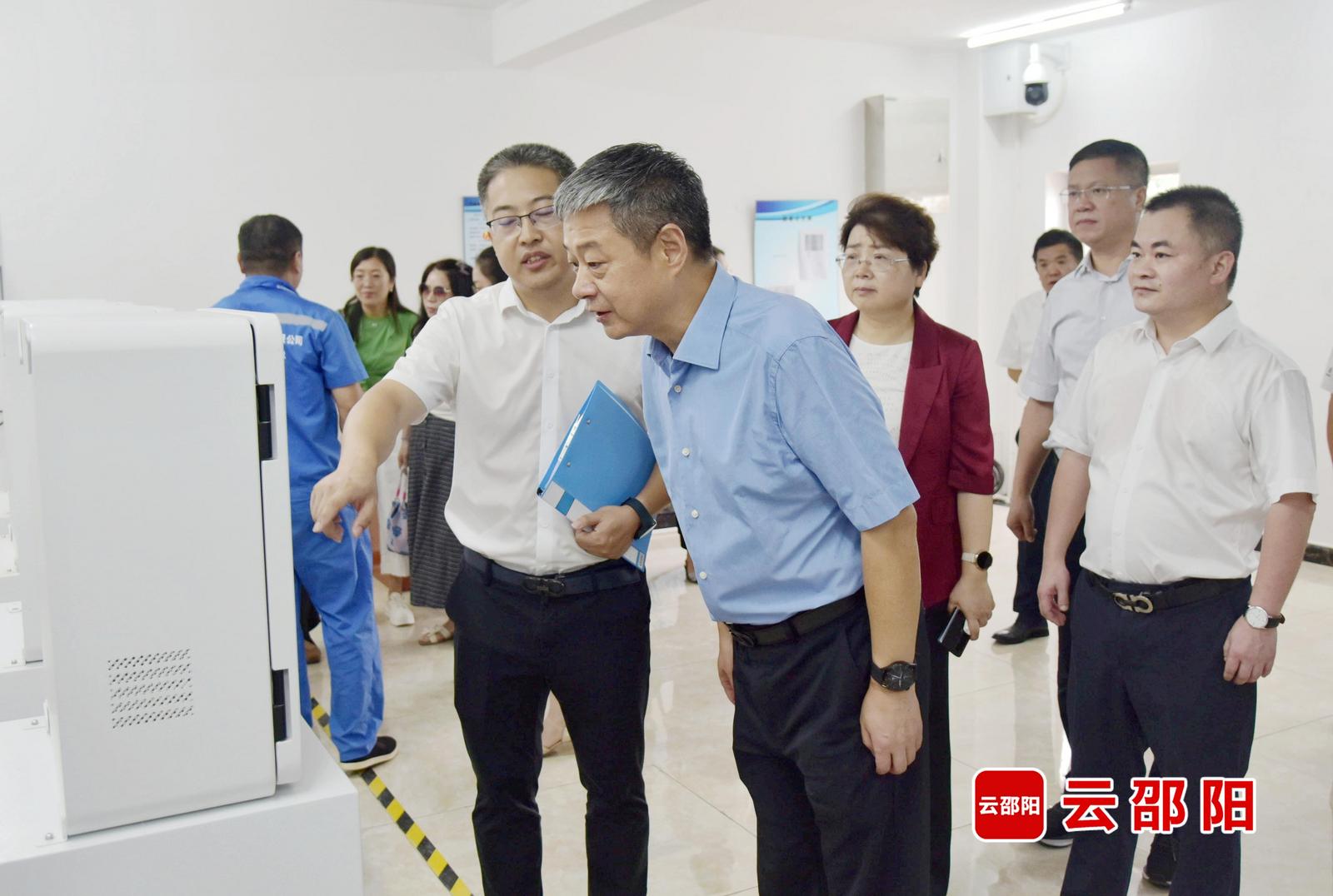 严华在隆回县参加市人大代表小组主题活动