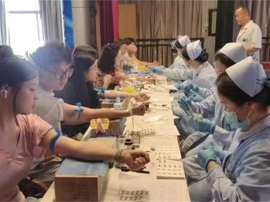 热血献爱心 党员显担当 ——机关后勤总支第一党支部开展无偿献血活动