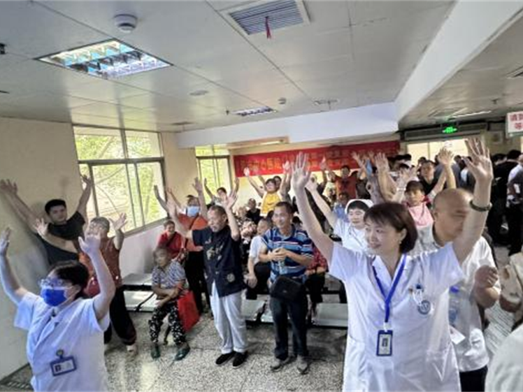 七月盛夏 相约门诊 “五”动健康丨门诊医技总支第一党支部和机关后勤总支第一党支部7月联合开展系列门诊健康教育活动