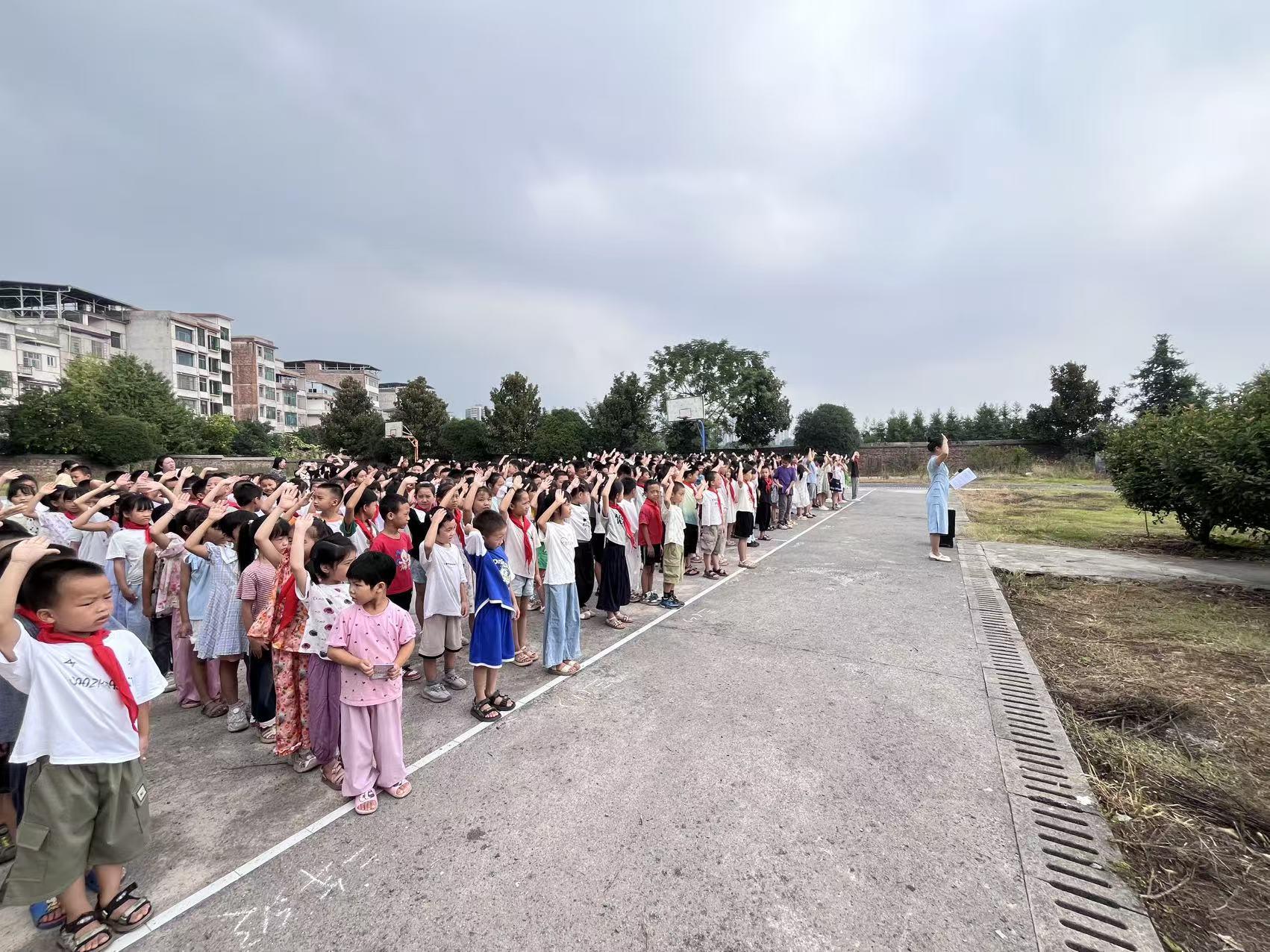 武冈市法相岩紫甸小学举行2025年秋季开学典礼