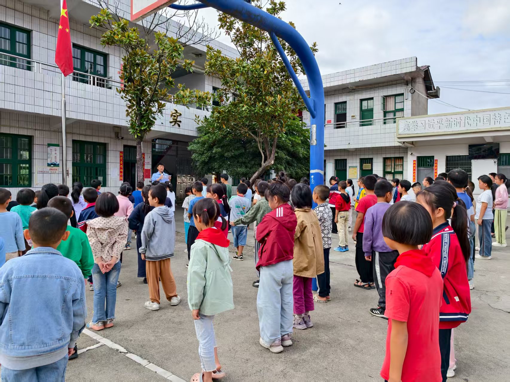洞口县醪田镇温家小学开展法治教育专题讲座