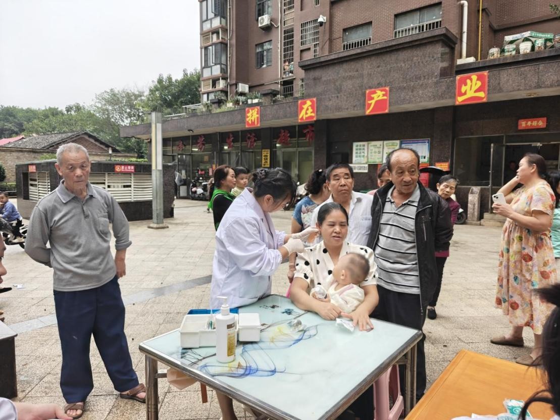 邵东市两市塘街道联合中医医院开展义诊活动
