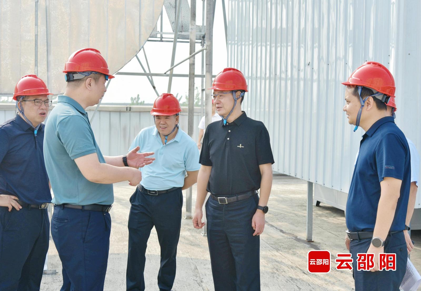 严华暗访大气污染防治工作:打好蓝天保卫战 改善空气环境质量
