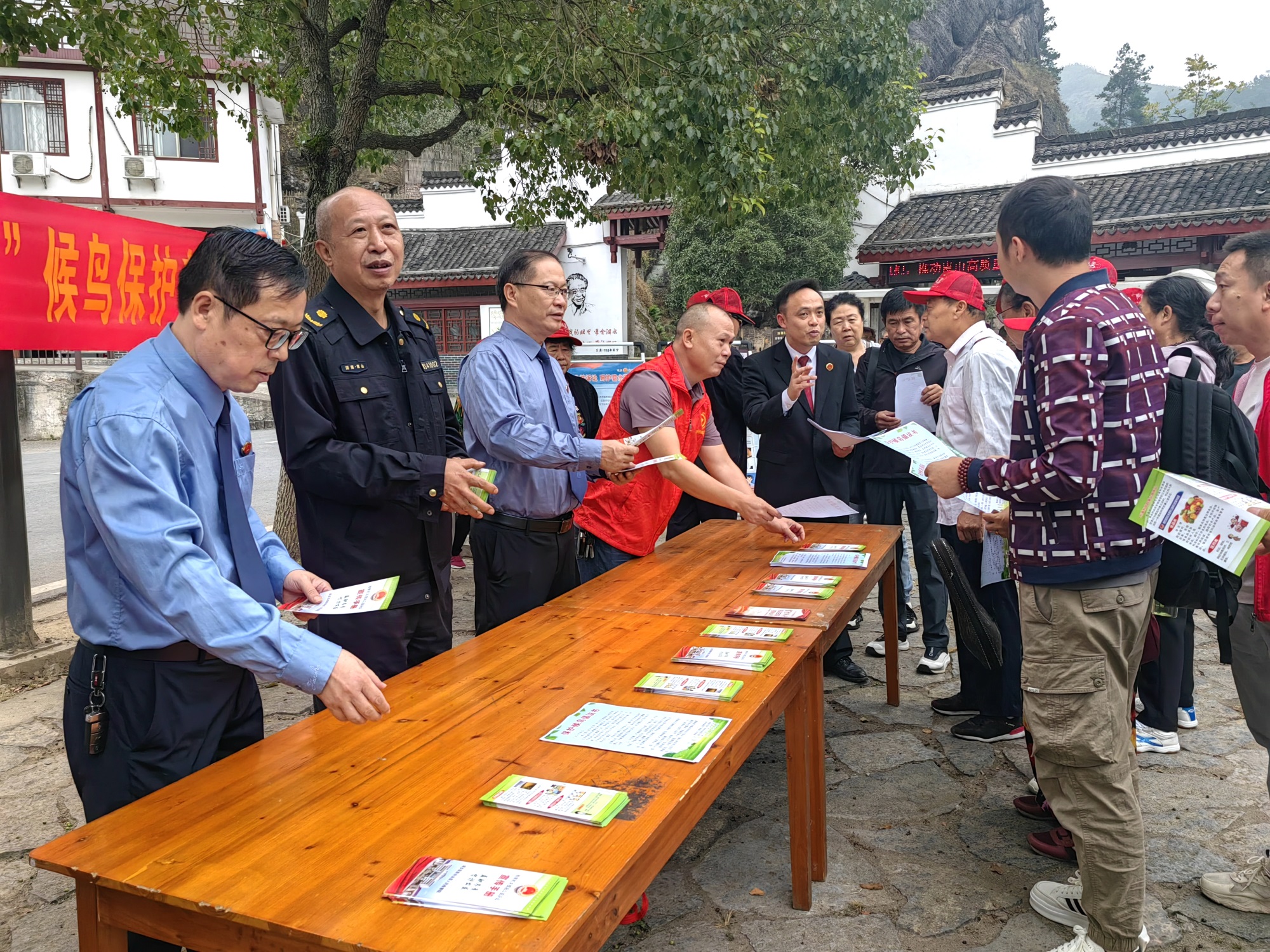 城步检察院联合多部门开展候鸟保护专项行动