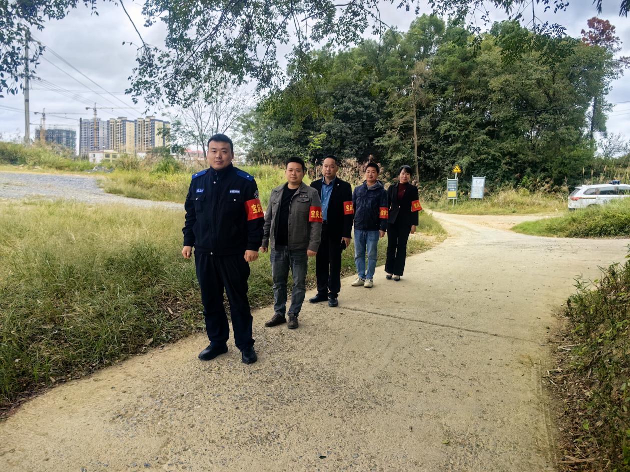 武冈市迎春亭街道：组建治安义务巡逻队 织密基层“平安防护网”