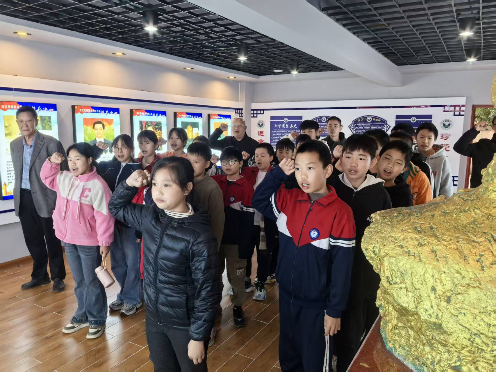 洞口县青少年活动中心开展禁毒展览参观活动