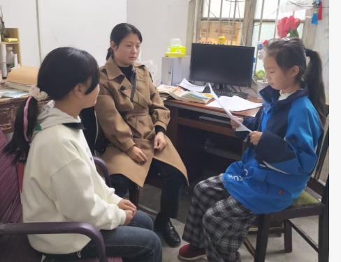 洞口县石江镇中学开展女生谈心谈话活动