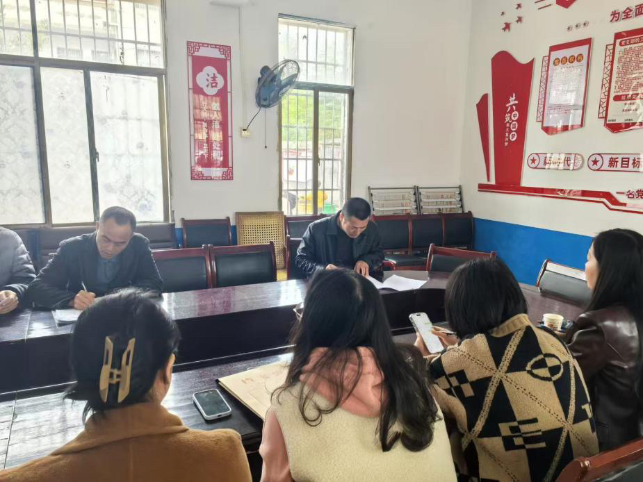 武冈市荆竹铺镇中心小学开展食品安全应急演练活动