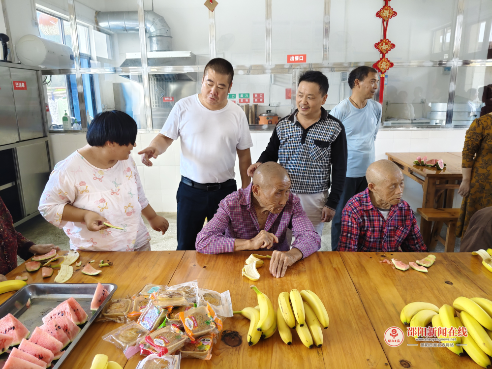 洞口县敬老月活动绘就银龄幸福图景