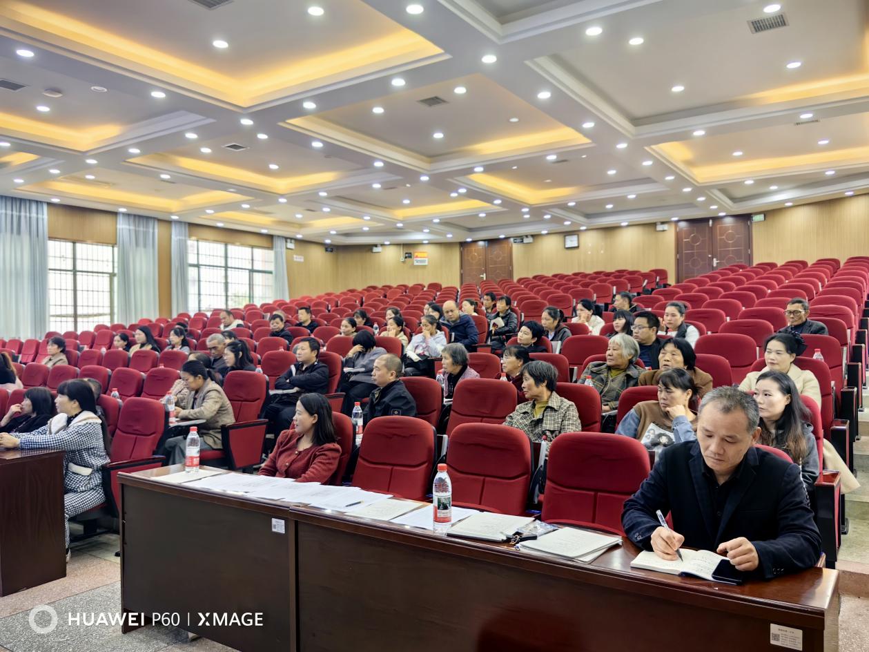 新邵一中召开部分寄宿生家长会