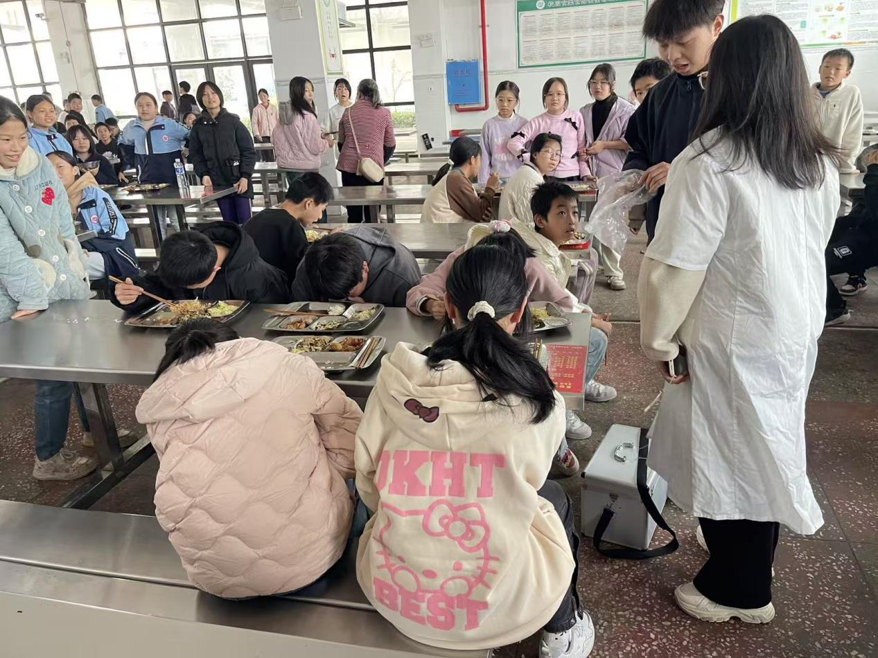 邵东市芙蓉学校开展食品安全事故应急演练活动