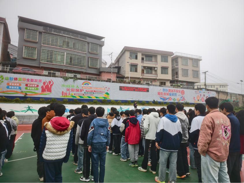 隆回县七江镇中学开展防空警报日主题活动