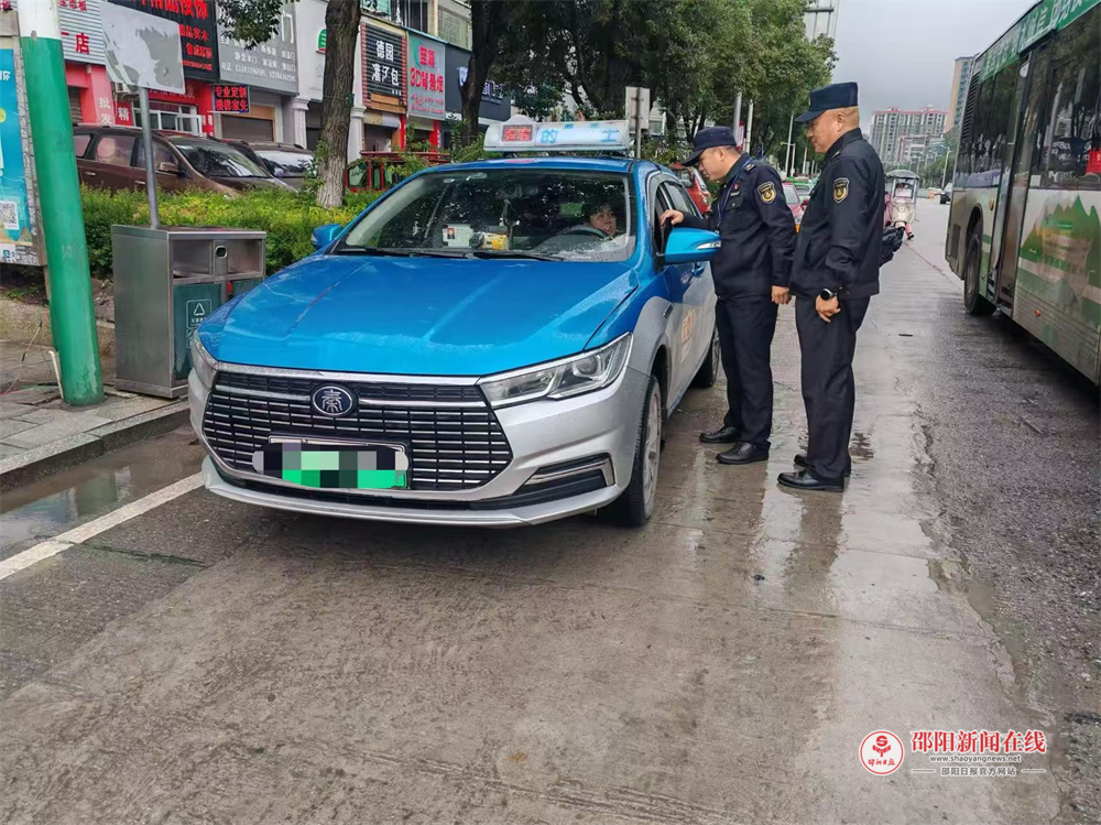 武冈市重拳整治出租车“不打表”等行业乱象
