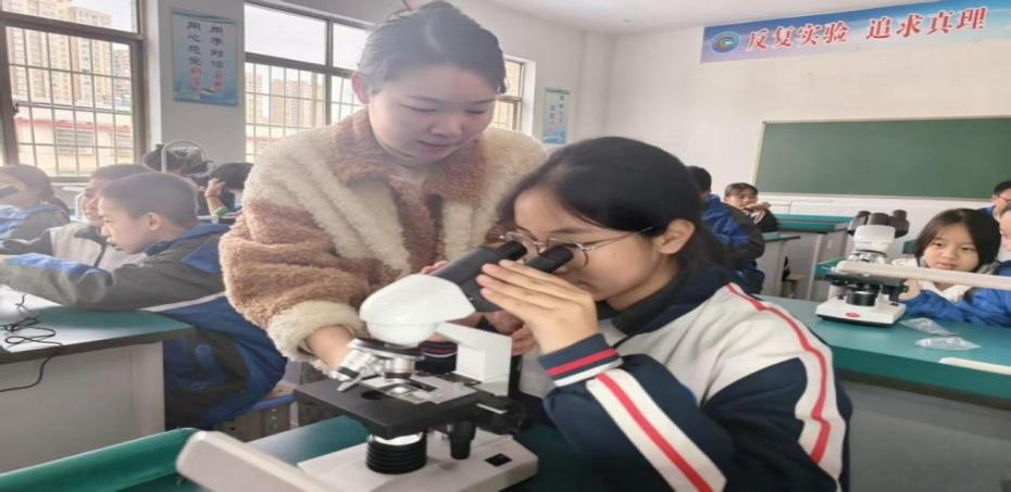 洞口县文昌街道城关初级中学新教室“解锁”学习新体验