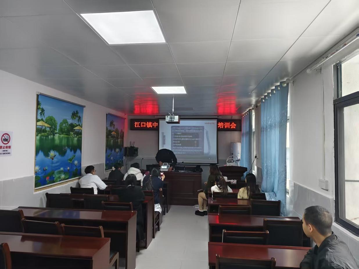 洞口县江口镇卫生院新设急诊室并开展全员急救技能培训