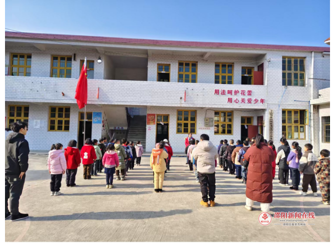 隆回县羊古坳镇龙家湾小学举行“预防流感”安全教育主题活动