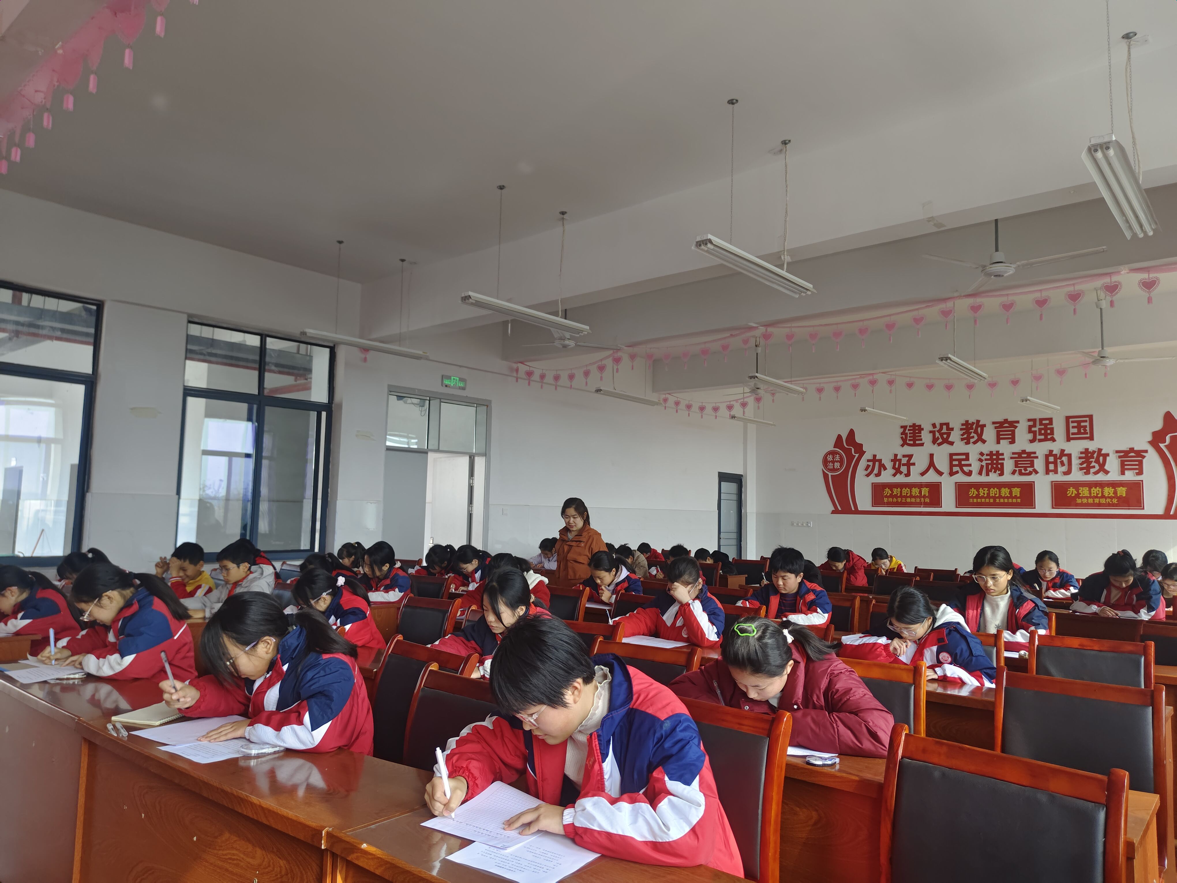 洞口县第二芙蓉学校现场作文竞赛圆满落幕