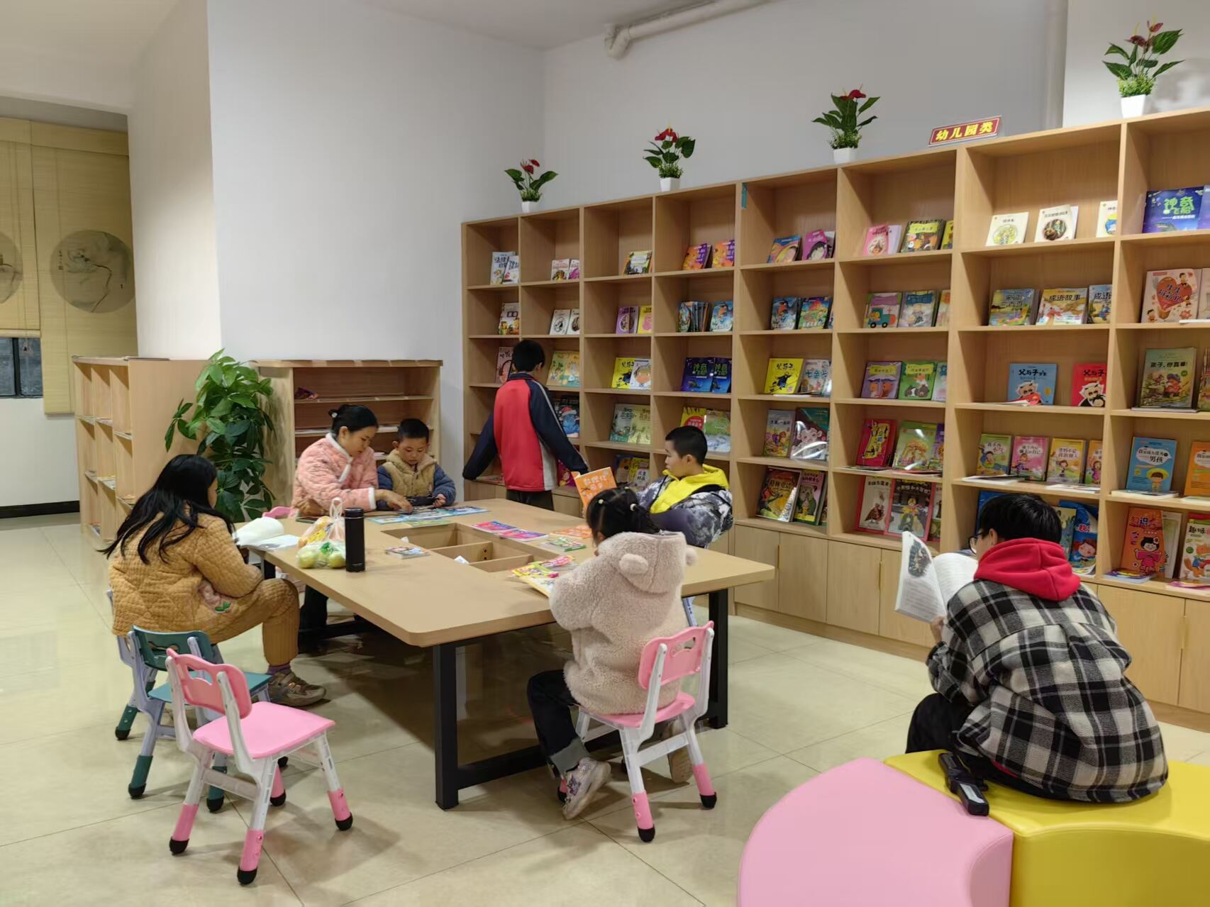 隆回县司门前镇有个爱心公益图书馆