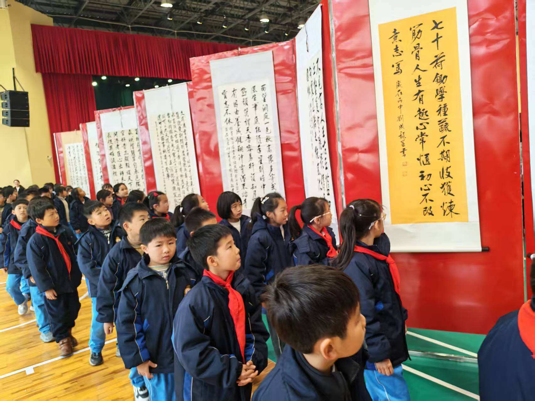 “杏坛墨香”刘成龙书法作品展在邵东市第一实验学校举行