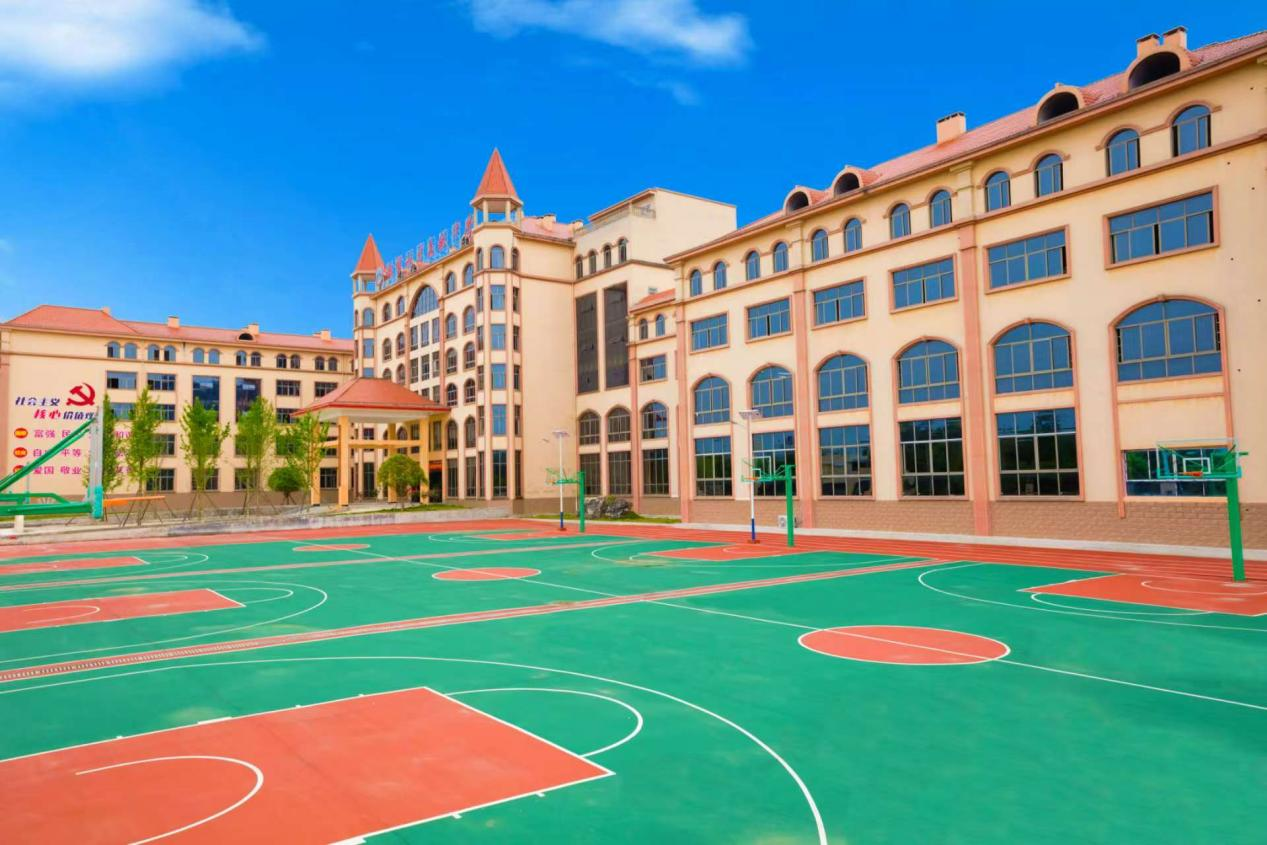 积微达翠，向远而行——邵阳市湘智鸿才高级中学成长记忆