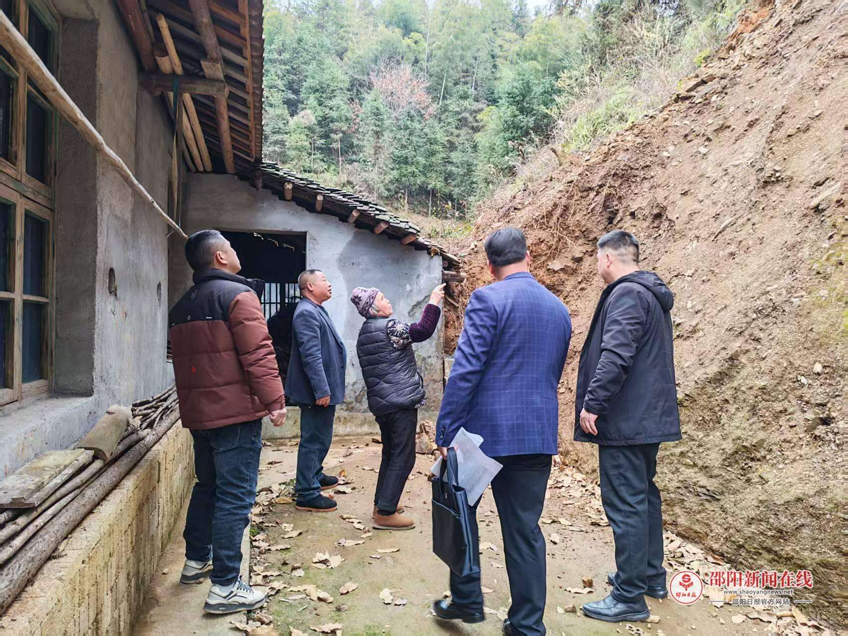 洞口县全面推进切坡建房地质灾害隐患治理勘查