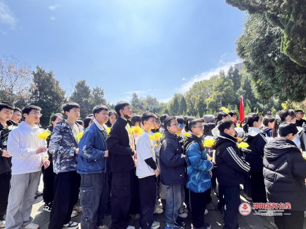 邵东市城区第三初级中学与昭阳中学两校党团共建共上一堂行走的思政课
