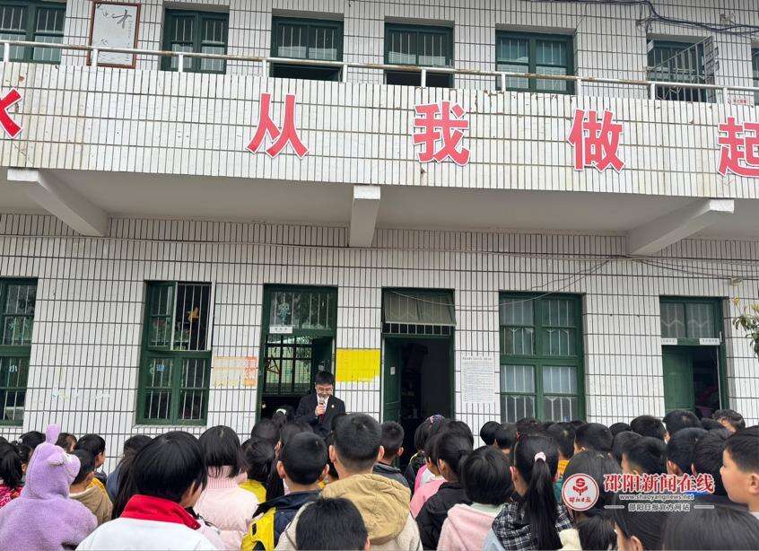 隆回县羊古坳镇中团中学开展应急疏散演练