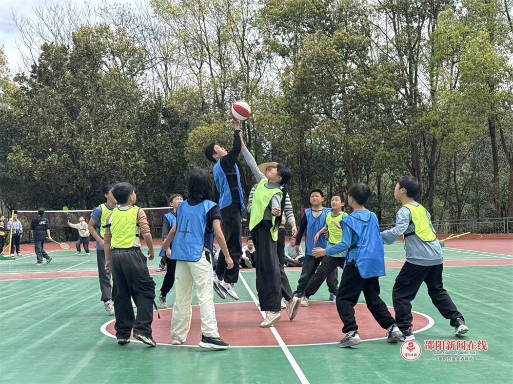 隆回县岩口镇中心小学3-6年级校园篮球比赛圆满落幕