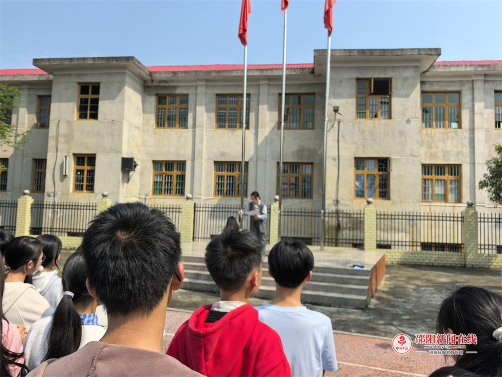 隆回县山界回族乡中心学校开展防汛应急疏散演练