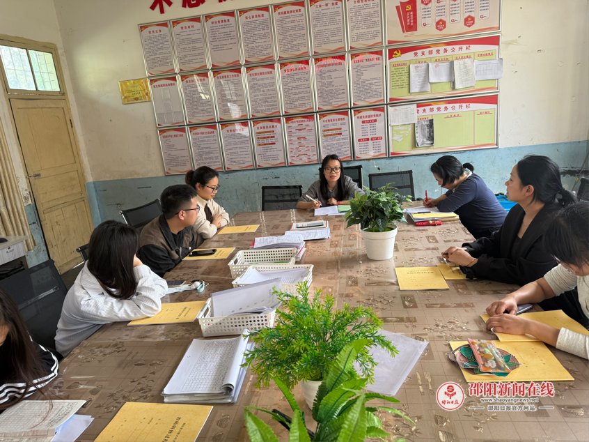 ​隆回县岩口镇马头完全小学语文教研组开展四月校本研修活动