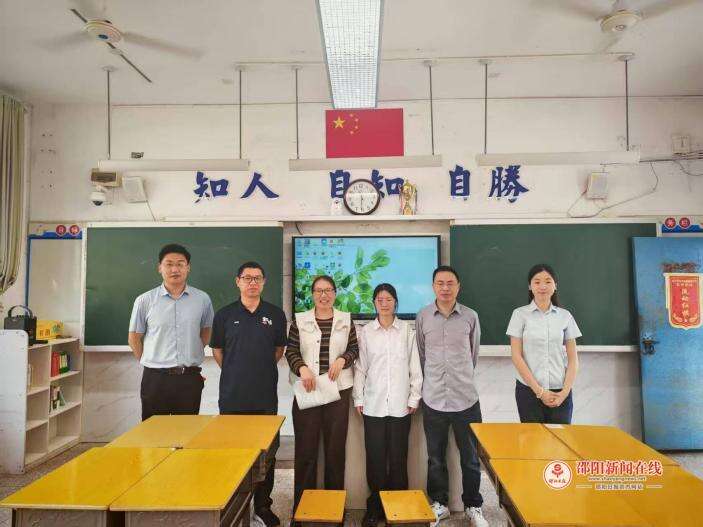 严弟明名师工作室参加邵阳市首届“宝庆高中教学开放日”活动