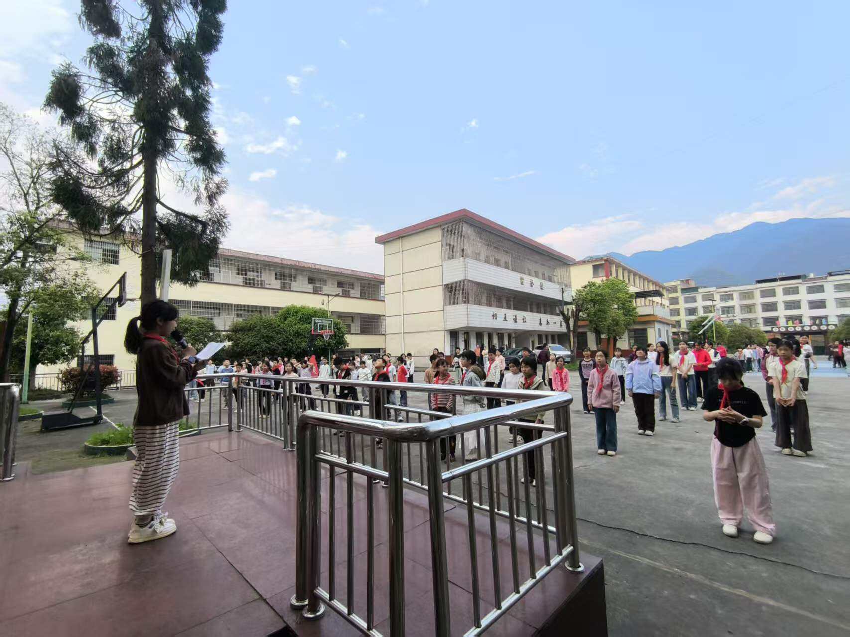 武冈市文坪镇中心小学开展“健康小卫士 文明伴我行”主题活动