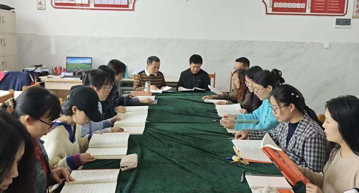邵阳县职业技术学校“楚怡”思政创新团队开展《论语》共读活动