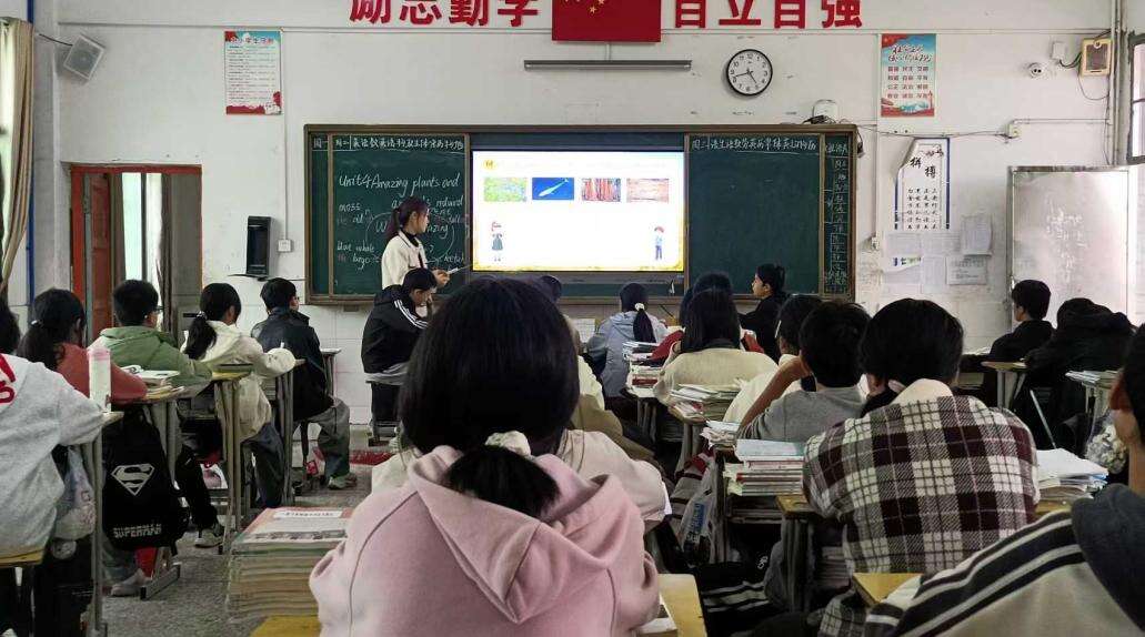 武冈市马坪乡中心学校开展中小学青年教师教学比武选拔赛