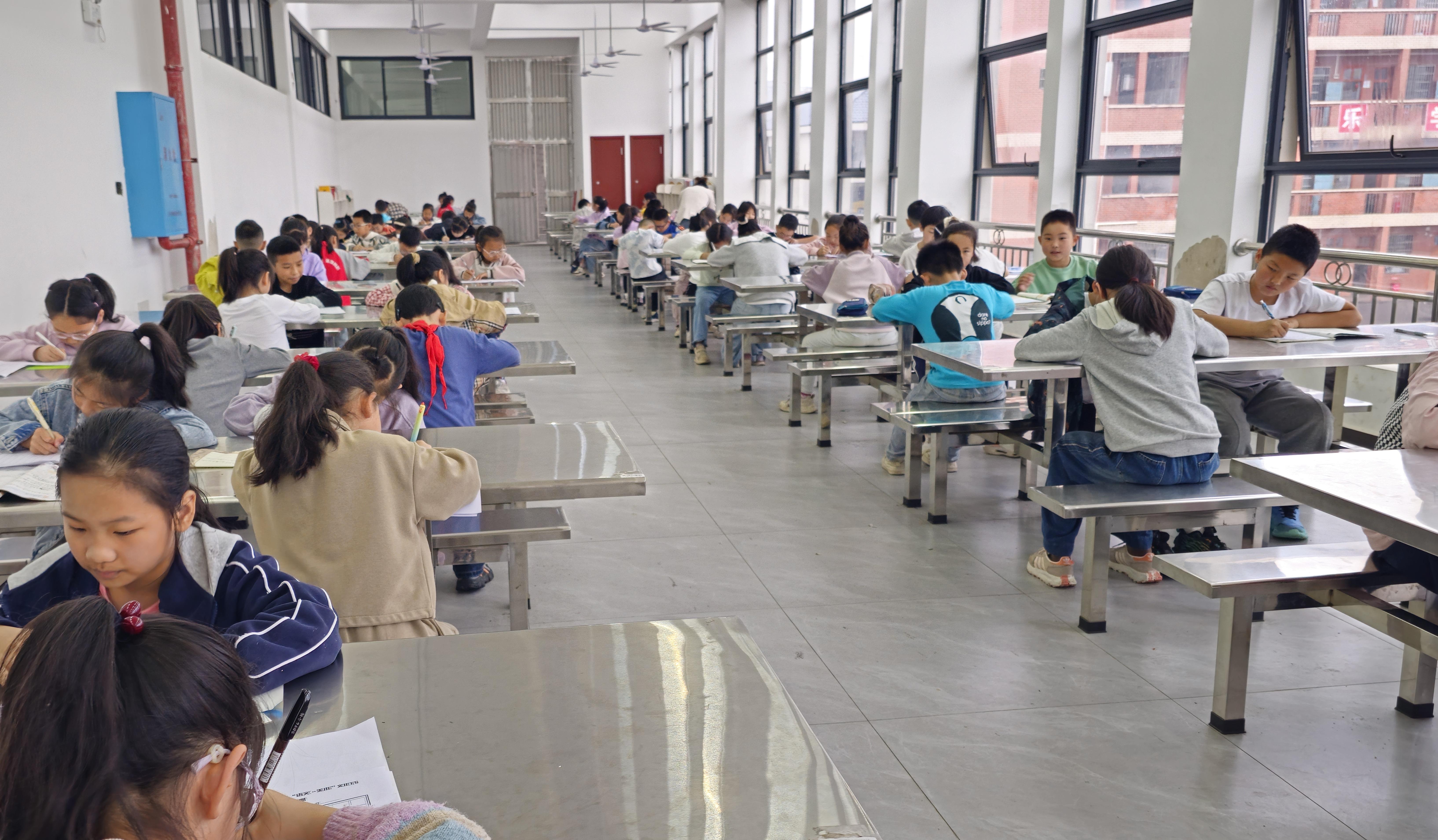 武冈市实验小学开展现场作文竞赛决赛