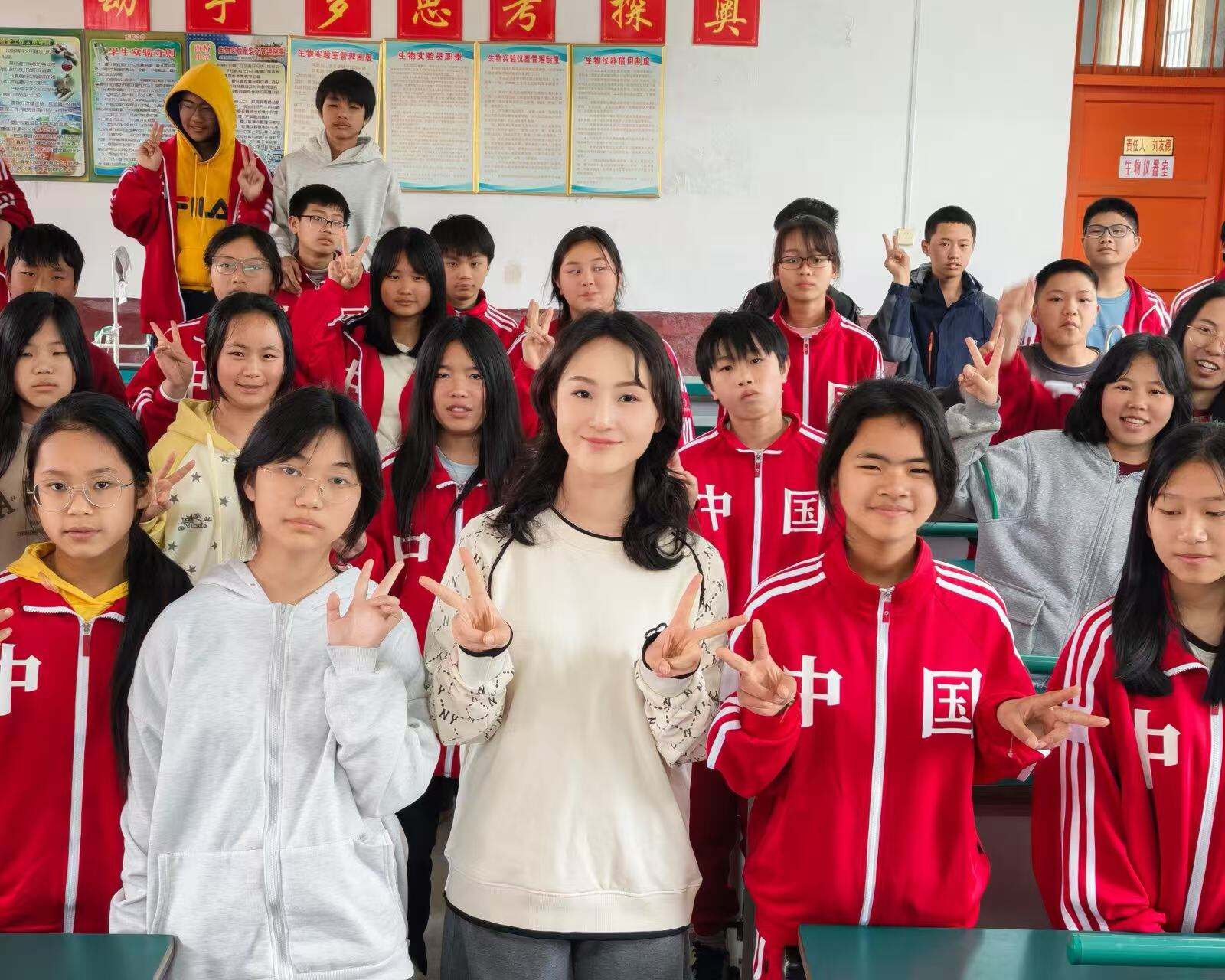 邵阳市苏泓榕数字教研工作室（高中音乐） 团队开展合唱教学送教下乡暨经验交流活动