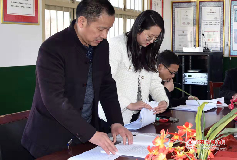 隆回县金石桥镇芙蓉学校开展期中常规教学检查