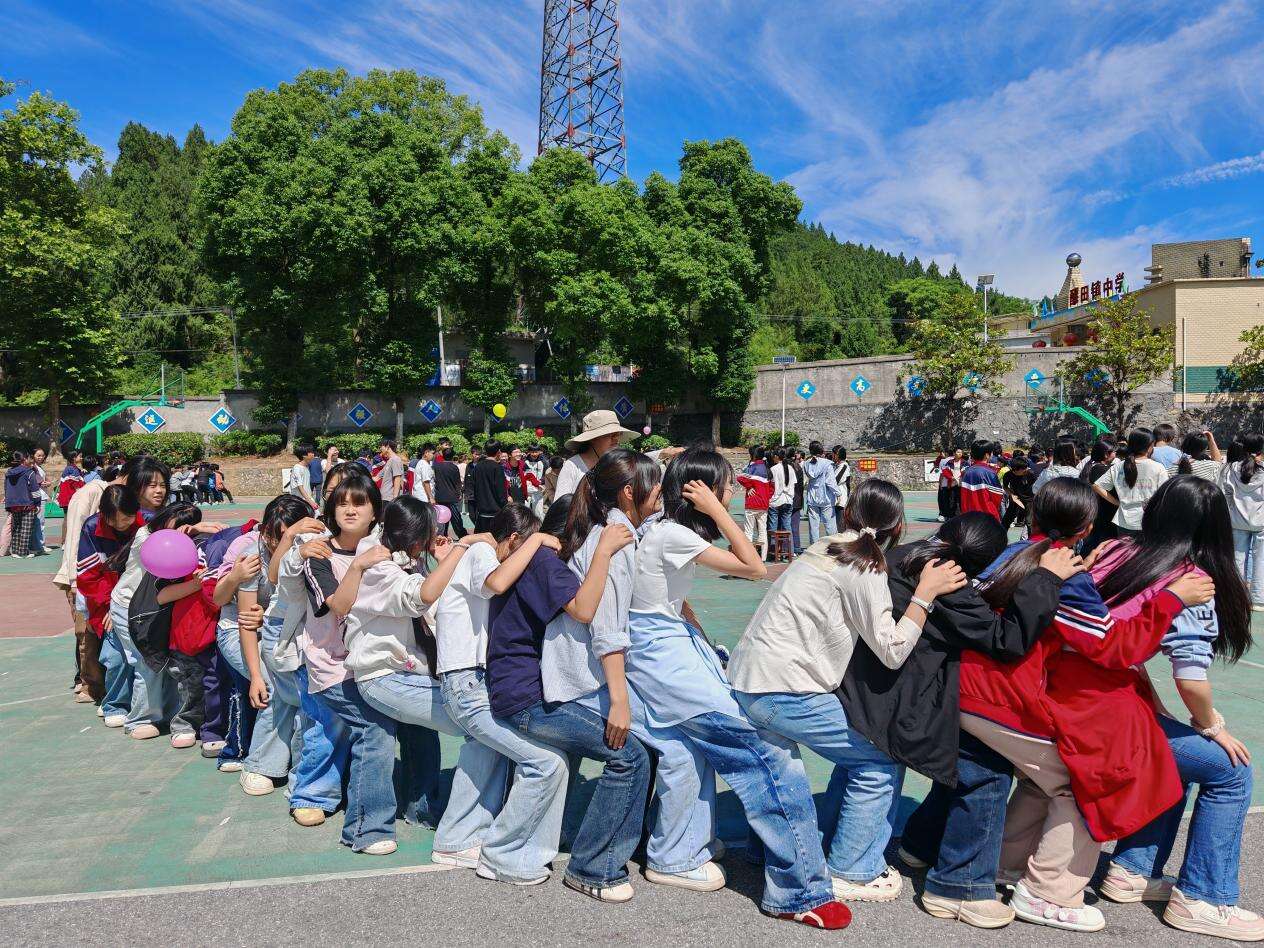 洞口县职业中专学校赴醪田镇中心学校开展中考考前团体心理辅导活动