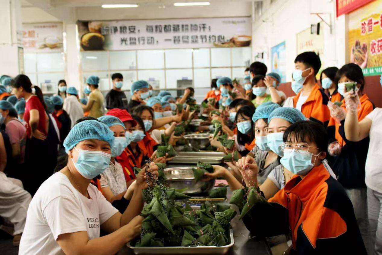 洞口县山门镇中心学校举办端午粽子文化节暨校园开放日活动
