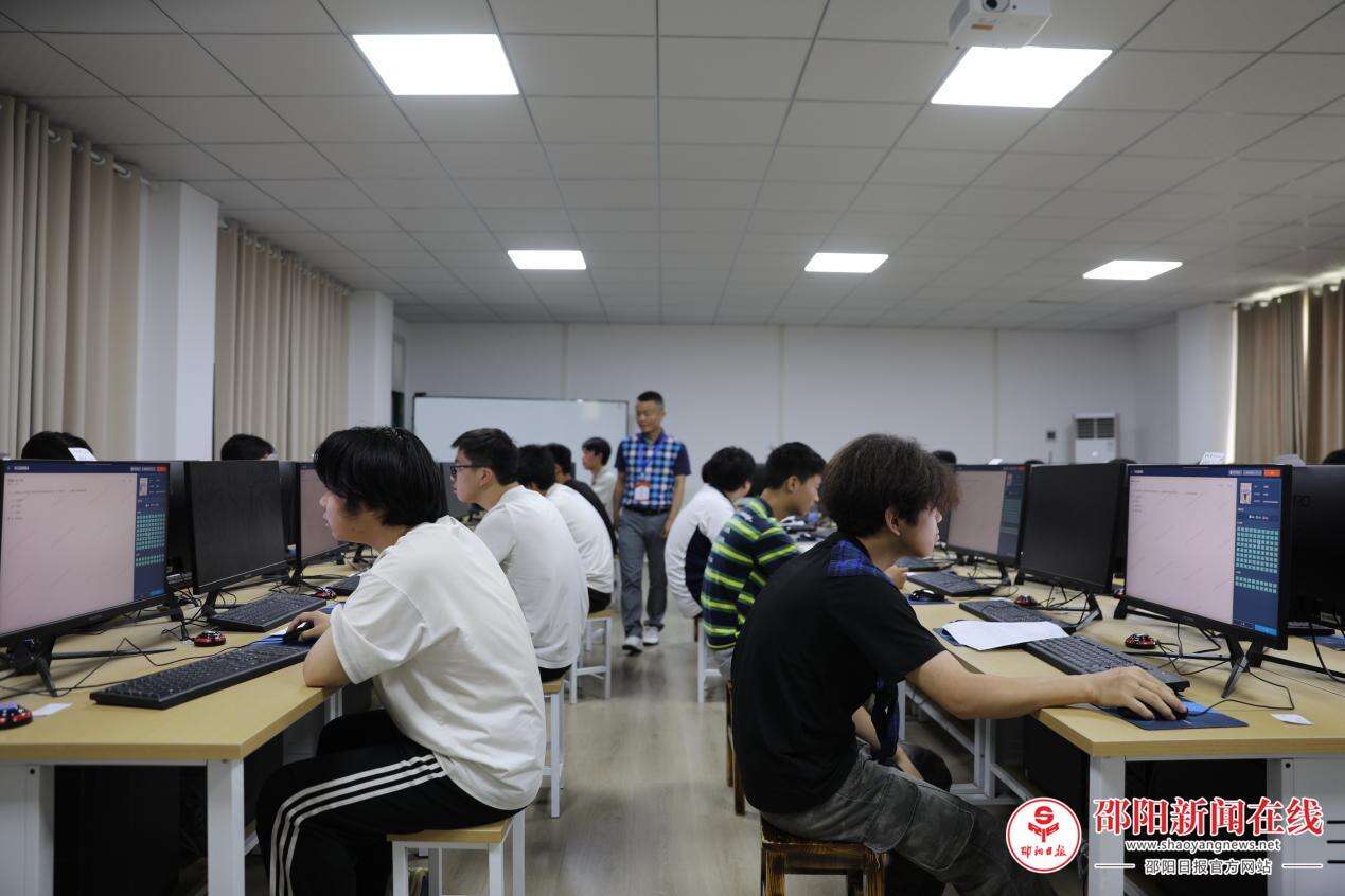 邵东市职业中专圆满完成中级电工技能等级认定考核