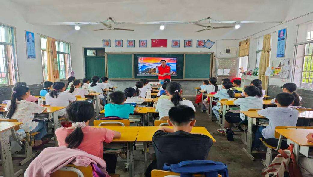 邵东市水东江镇开展禁毒宣传进学校活动