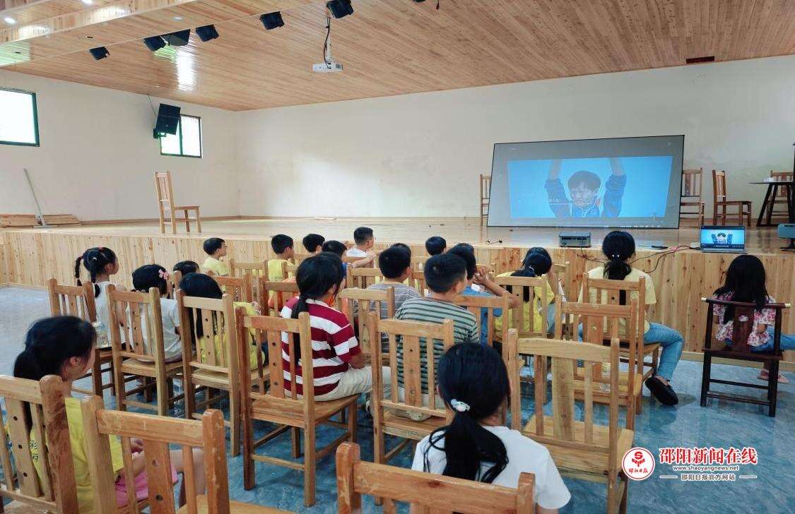 中南大学“薪火椒林筑梦引航”支教团开展梦想主题心理课