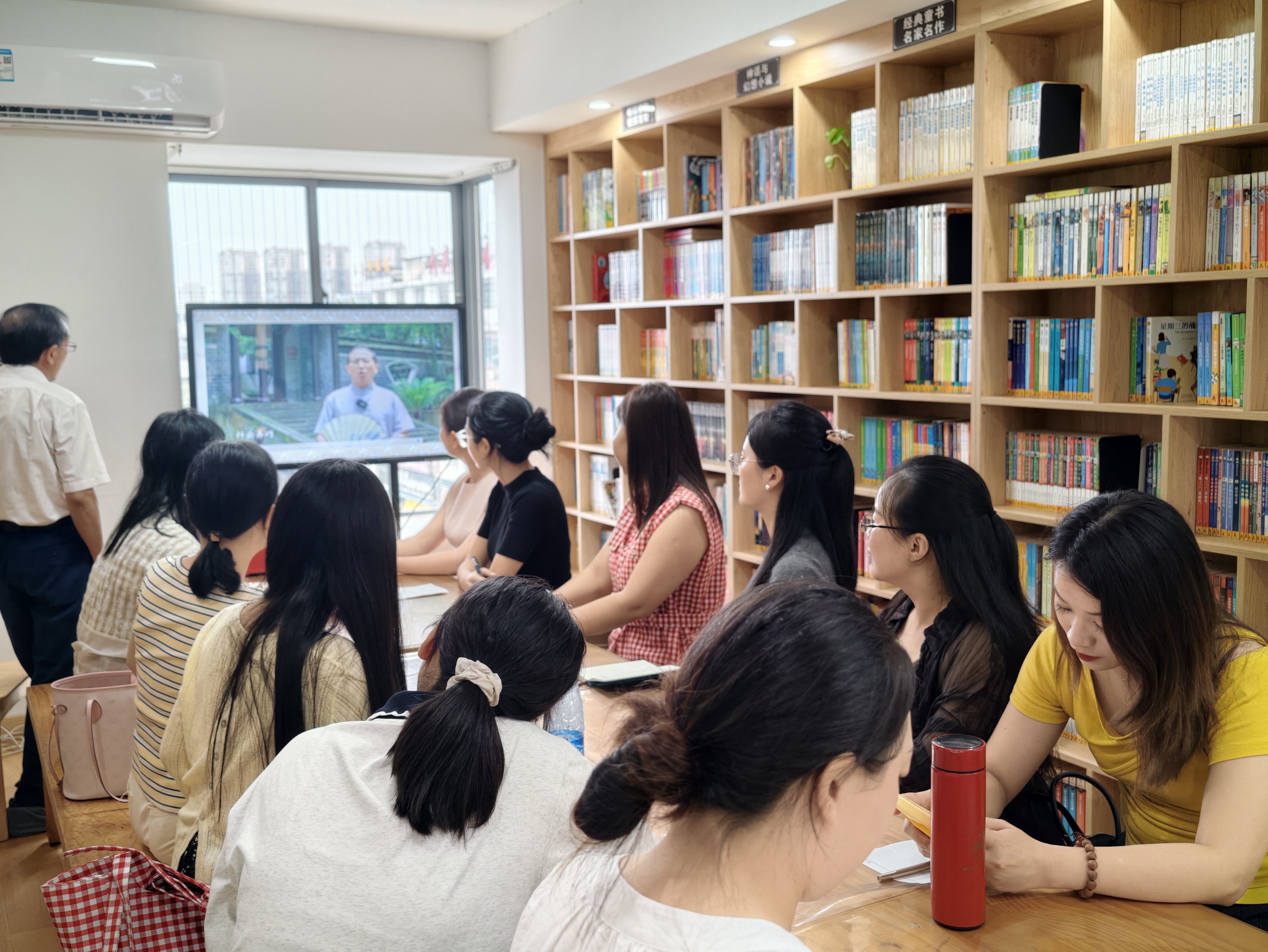 邵阳市黄欣梦初中语文数字教研工作室开展中华经典吟诵专题培训活动